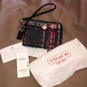 NWT! Authentic Coach Plaid signature print wallet